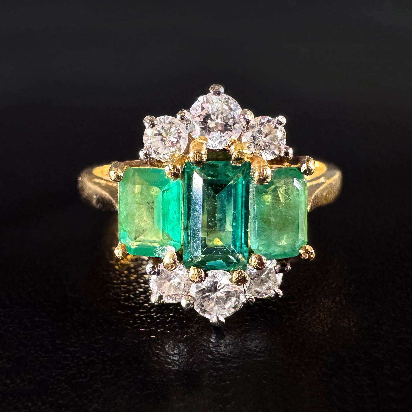 18ct Gold Emerald & Diamond Ring – 0.55ct – G/SI