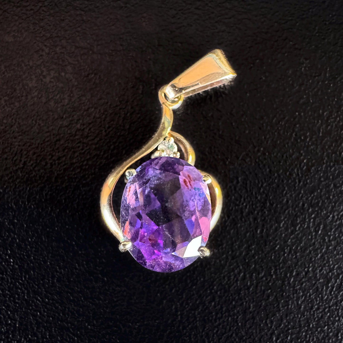 9ct Gold Amethyst & Diamond Pendant