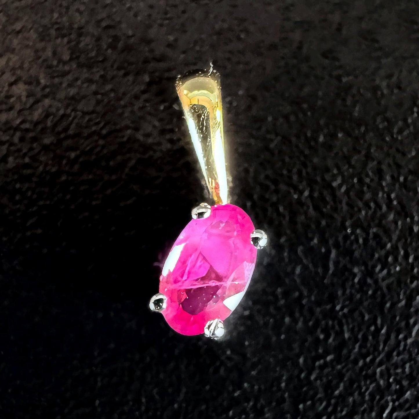 18ct Gold Ruby Pendant – 0.22ct